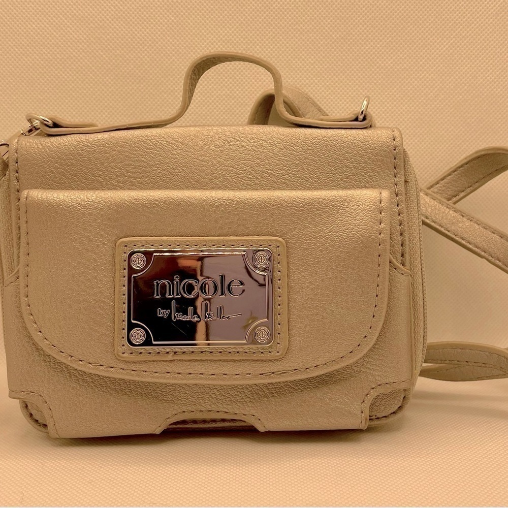 Small Cross body purse.